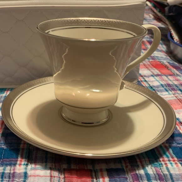 Pickard Geneva Cup and Saucers - set of 12 - Picture 5 of 5